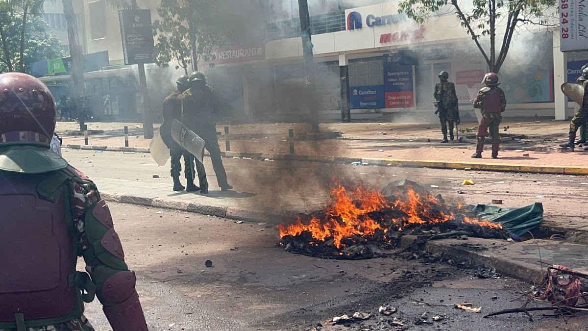 Krvavi protesti u Nairobiju, policija puca na demonstrante