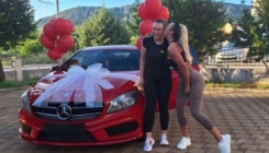 Vlasnica fitness centra iz BiH šokirala svoju zaposlenicu: Poklonila joj novi Mercedes
