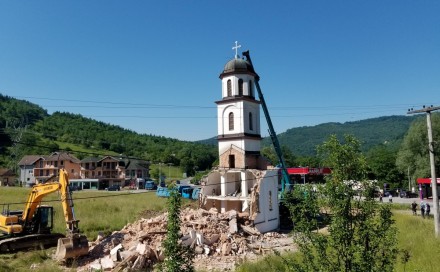 Uskoro izgradnja kompleksa za srpske žrtve i crkve koja je uklonjena iz dvorišta nane Fate?