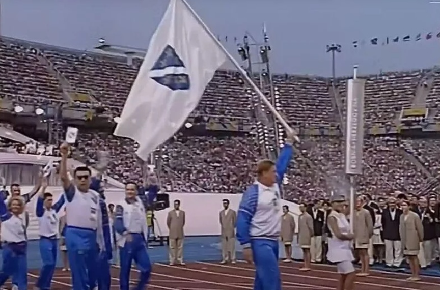 Na otvaranju OI prikazan olimpijski tim BiH iz 1992. zastavu s ljiljanima nosio Zlatan Saračević