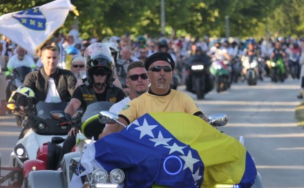 Stotine motociklista iz BiH i drugih država stigli u Potočare