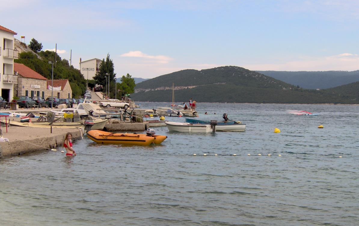 Inspektori zatvorili plažu u Hrvatskoj zbog povećanih vrijednosti bakterije E coli