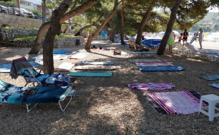 Mještani Tribunja u Hrvatskoj odlučni u borbi: Onima koji rezervišu mjesto na plaži pokupili stvari