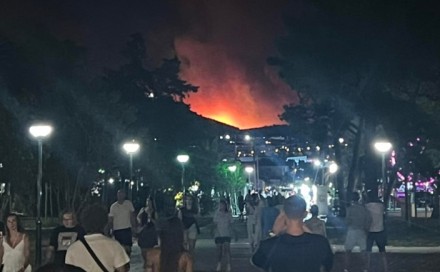 Požar nadomak Makarske i na još nekoliko lokacija: "Ovo je katastrofa"