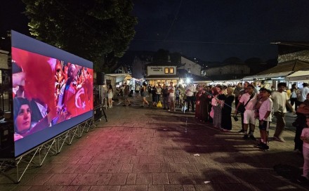 Godišnjica puča u Turskoj: Na led ekranima širom BiH poruke povodom 15. jula