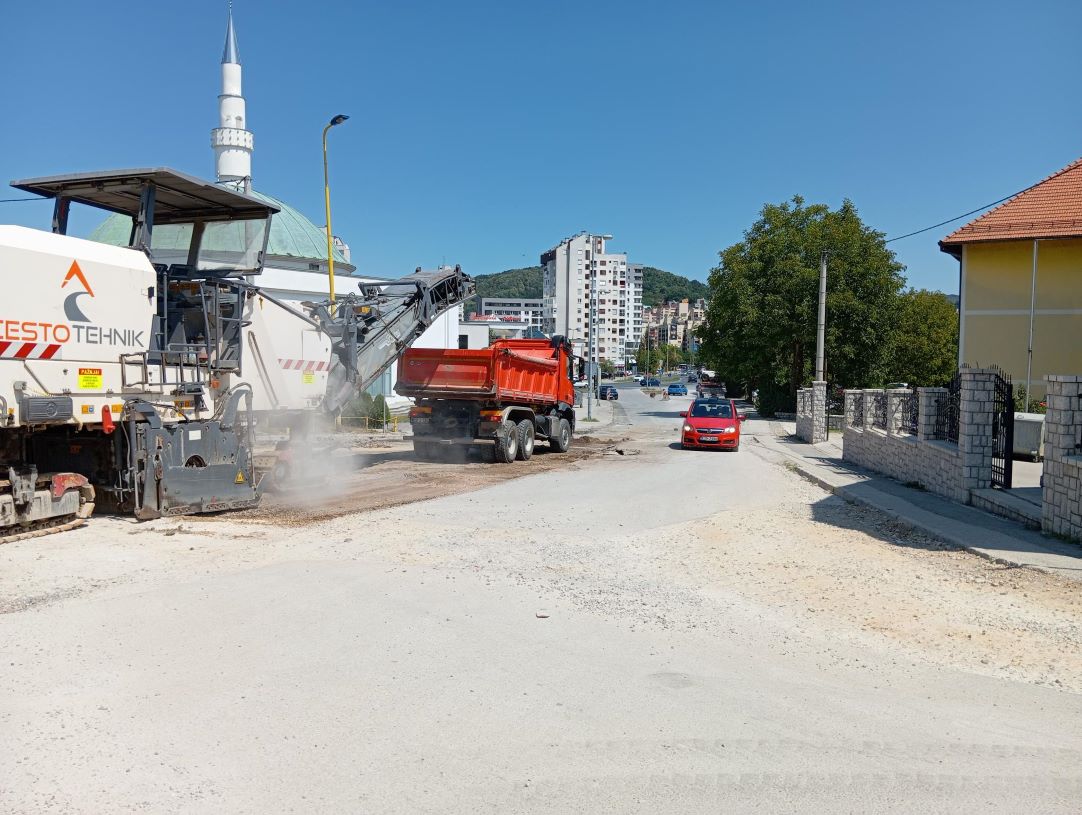 Radovi na asfaltiranju u završnoj fazi: Ši Selo uskoro dobija kružni tok