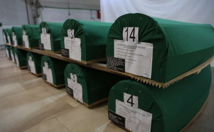 Iz Visokog ispraćaj kolone s tabutima 14 žrtava genocida u Srebrenici