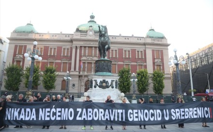 Žene u crnom pozvale vlasti u Srbiji da prekinu sa negiranjem genocida u Srebrenici