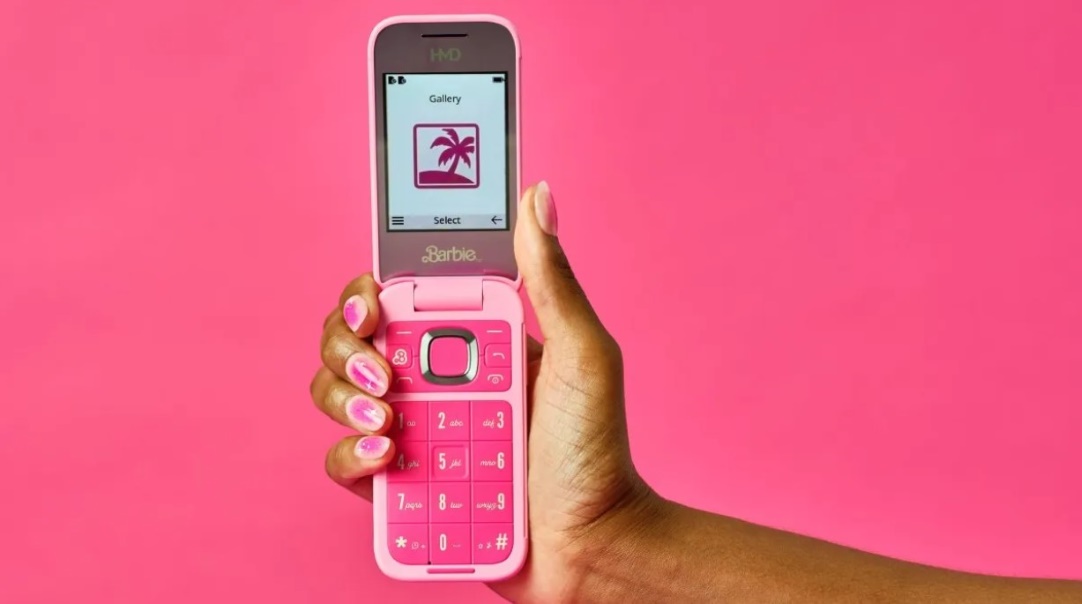 Za sve ljubitelje poznate lutke stigao Barbie telefon