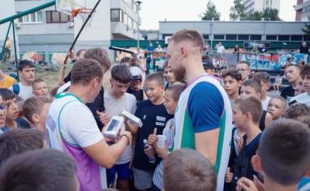 Spektakularan meč odigran na Slatini: Enis i Musa dijelili lopte šakom i kapom