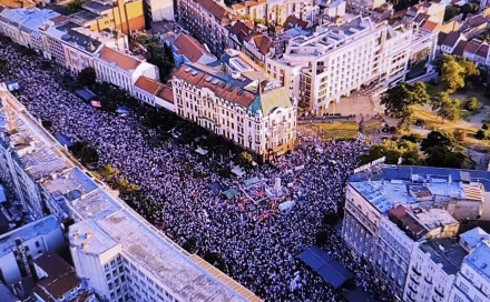 Protesti u Beogradu okupili oko 40 hiljada ljudi, blokirana željeznička stanica