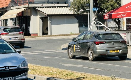 Google Street View vozilo na ulicama Tuzle