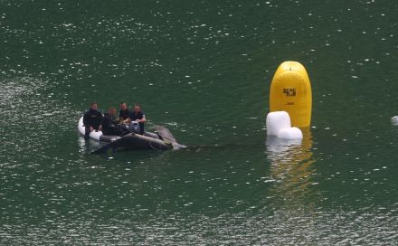 Olupina helikoptera OS BiH izvučena na površinu Jablaničkog jezera