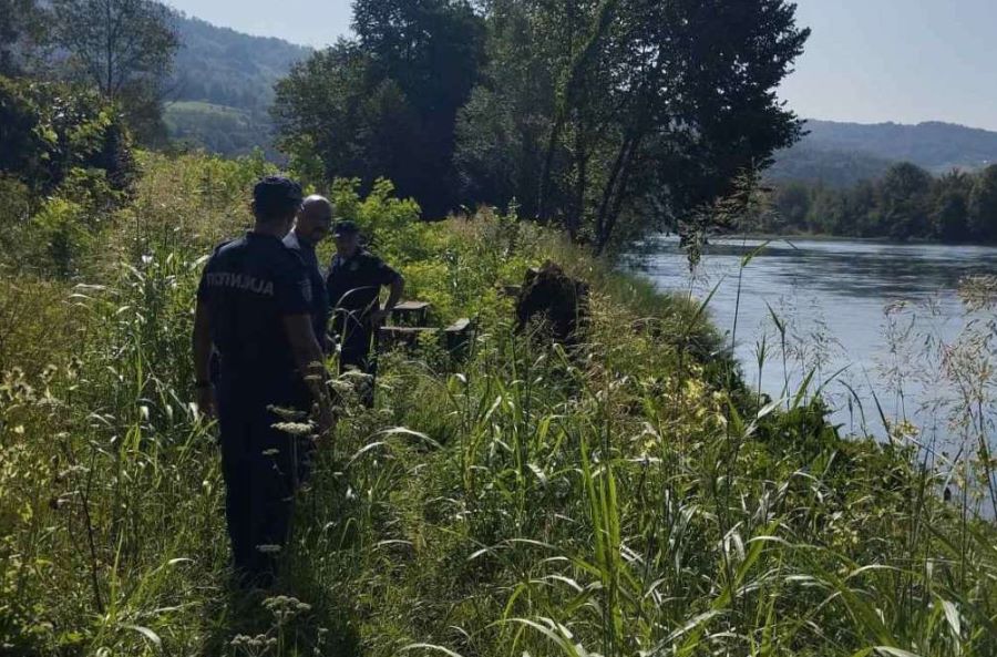 Na obali rijeke Drine pronađeno tijelo bebe