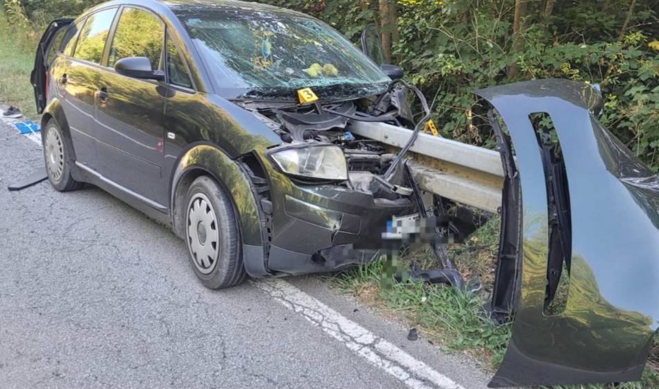 Nesreća na putu Bijeljina - Tuzla: Zaštitna ograda prošla kroz automobil