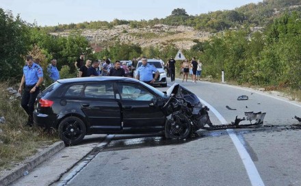 Nova nesreća na bh. cestama: U frontalnom sudaru poginula jedna osoba