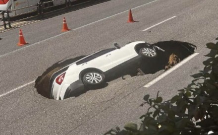 Rupa se otvorila i progutala automobil u Južnoj Koreji