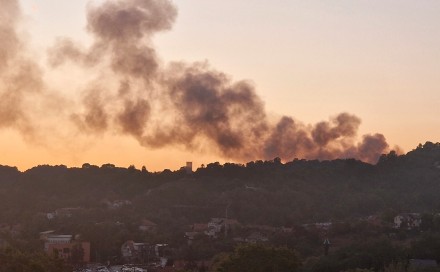 Gori deponija otpada i u Tuzli: Vatrogasne ekipe na terenu