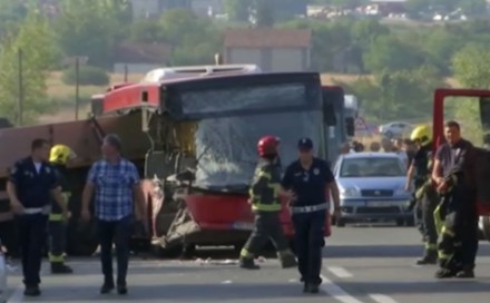 Detalji udesa u Beogradu: Poginuo muškarac, petero teže povrijeđeno