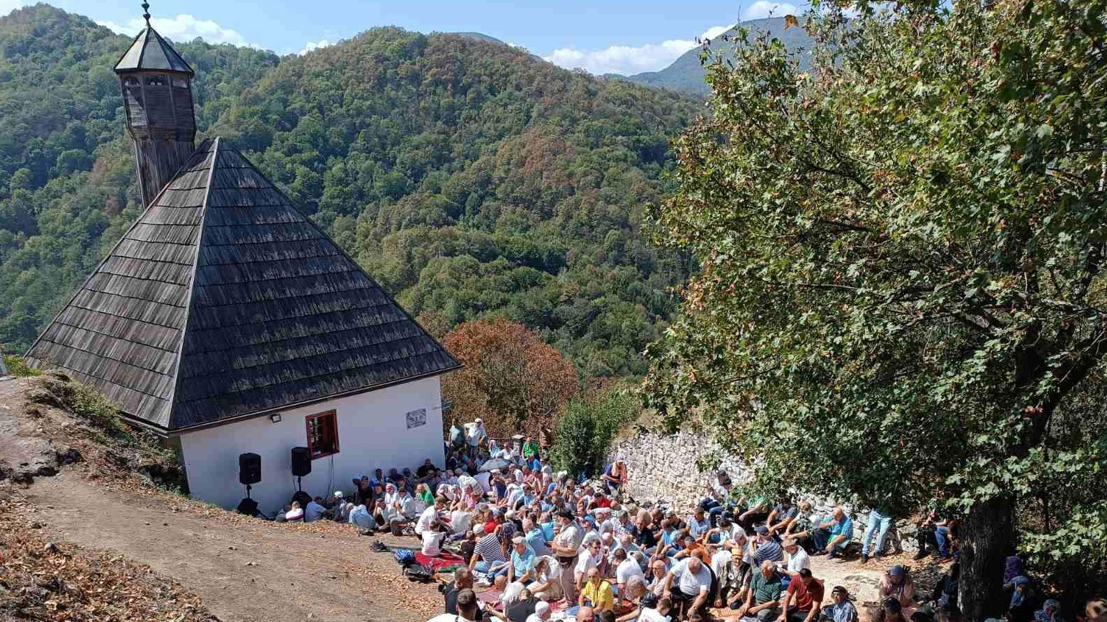 Zvornik: Na Kušlatu klanjan tradicionalni džuma-namaz i proučena Dova za domovinu