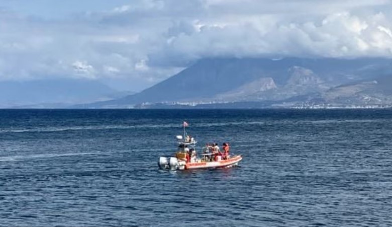 Poginulo osam migranata nakon što je potonuo brod na putu iz Francuske u Englesku