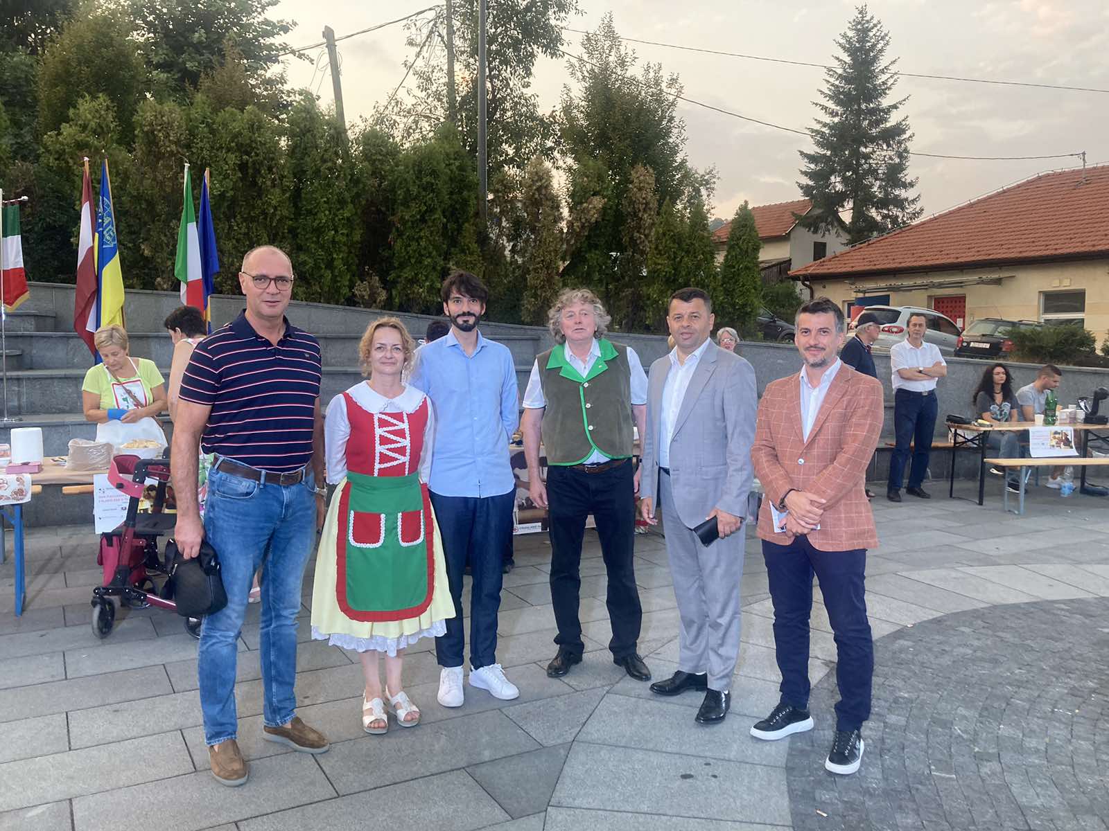 Manifestacija Dan italijanske kuhinje i sladoleda okupila veliki broj posjetilaca na Trgu slobude