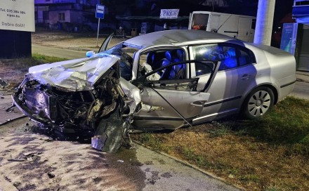 Deset saobraćajnih nesreća u TK: Teško povrijeđen 27-godišnjak, zadržan na liječenju u UKC-u Tuzla