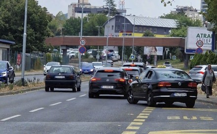 Ovaj znak zbunjuje mnoge vozače i u BiH: Ako naiđete na njega, evo šta morate da uradite