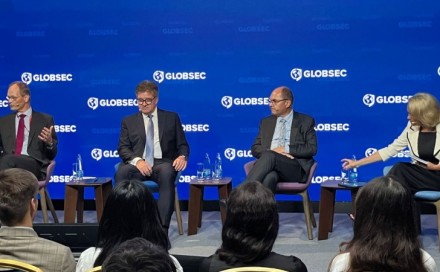 Schmidt na GLOBSEC forumu u Pragu: Potrebno je hitno ubrzati reforme u BiH