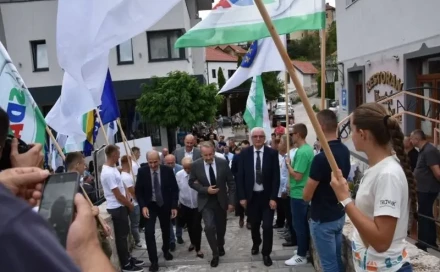 SDA zvanično  započela kampanju: Izbor naroda, a sad je jasno i zašto