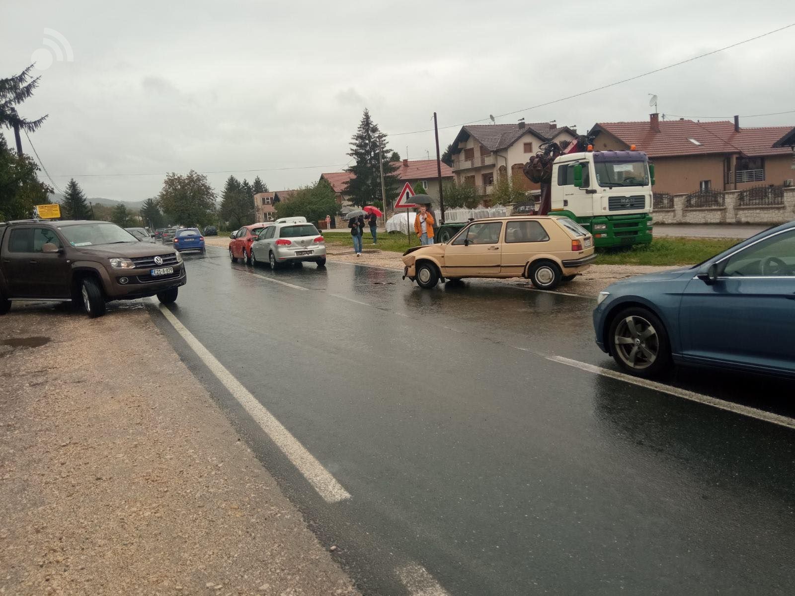 Saobraćajna nesreća u Živinicama: Sudarila se četiri vozila, saobraćaj usporen i otežan