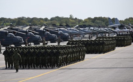 Srbija vraća obavezni vojni rok. Sve veći broj kritika: "Ovo je potpuni haos"