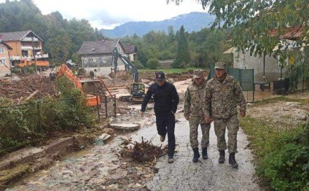 Oružane snage BiH: Treći dan uklanjaju posljedice poplava u najugroženijim područjima