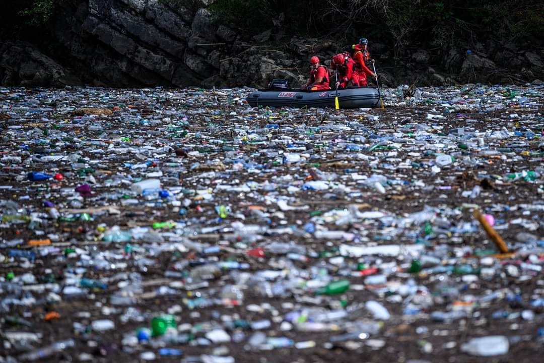 Ekološka katastrofa na pomolu: Neretva zatrpana tonama otpada nakon razornih poplava