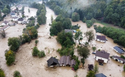 Crveni križ TK u akciji prikupljanja roba za stanovništvo pogođeno poplavama