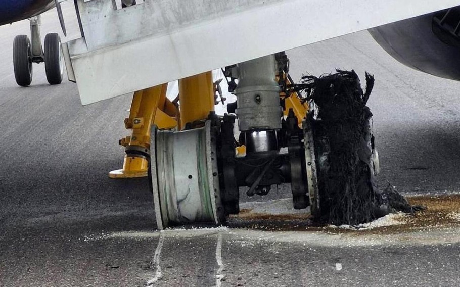 Avionu Ryanaira eksplodirale gume prilikom slijetanja u Italiju, oštećena i pista