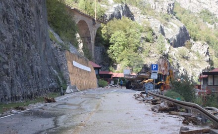 Još se ne zna se kolika je šteta na putevima nakon poplava, a evo koji dijelovi su najkritičniji