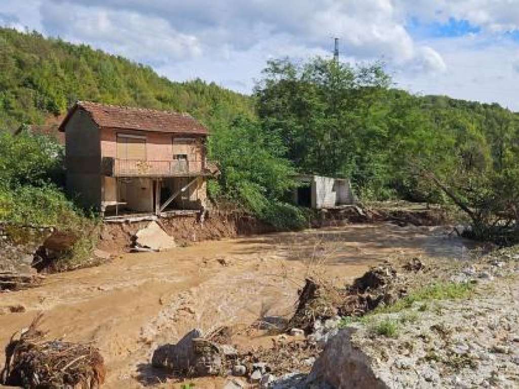 Sela u dolini Neretvice bez struje i vode, u mjestu Obri odnesen most